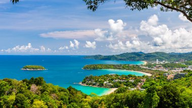 Three Bay Viewpoint, Karon, Kata ve Kata Noi Beach 'in Panorama' sı Phuket, Tayland 'da popüler turizm merkezleridir..