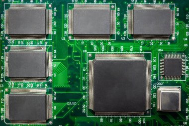 Bilgisayar panolarındaki çiplerin kapatılması ve telefon işleyen akıllı cihazlar. Odaklanma ve kopyalama arkaplanı seç