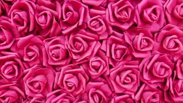 バレンタインデーに飾られた多くの赤い紙のバラ スペースのコピー — ストック動画