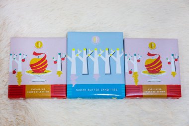 TOKYO, JAPONYAN - 11 Nisan 2024: Şeker Kum Ağacı aromalı ve orijinaldir çünkü lezzetli, yemek için elverişlidir veya Japonya 'dan hatıra olarak alınır.