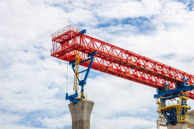 Bangkok-Nakhon Ratchasima yüksek hızlı demiryolu projesinde yüksek rakımlı inşaat vinci