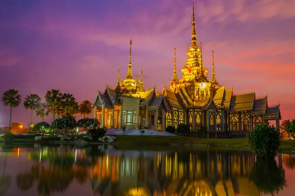 Stock image The beautiful temple made from marble and cement in sunset time with water reflection at Sikhio landmark Nakhon ratchasima, thailand