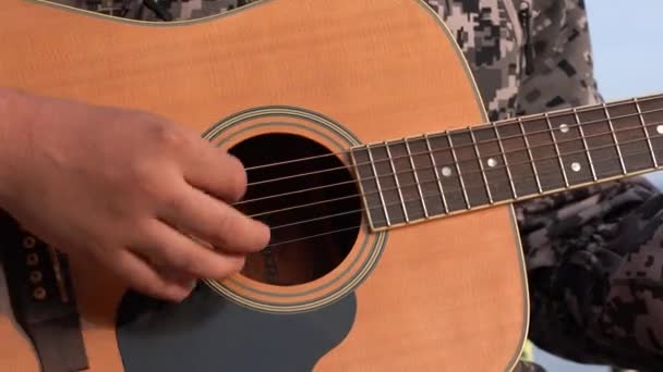 Close Mans Hand Playing Guitar — Stock Video