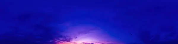 Cielo Oscuro Crepúsculo Azul Con Nubes Cúmulos Sin Fisuras Hdr —  Fotos de Stock
