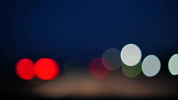 Wazig Licht Avond Stadsverkeer Bokeh Verkeerd Nachtelijk Stadsverkeer Wazige Lichten — Stockfoto
