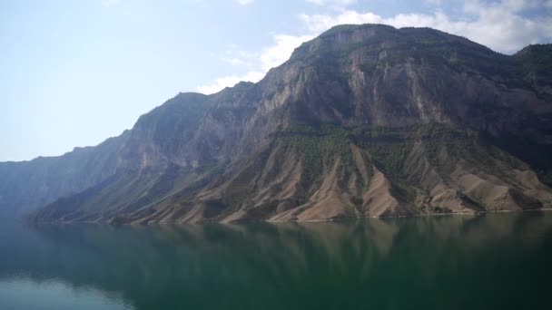 Embalse Irganai Daguestán Pintoresco Lago Las Montañas Del Cáucaso — Vídeos de Stock