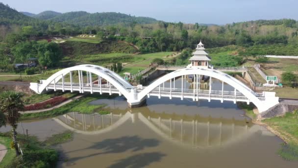 Vue Aérienne Pont Ferroviaire Tha Chomphu Bâtiment Historique Thaïlande — Video