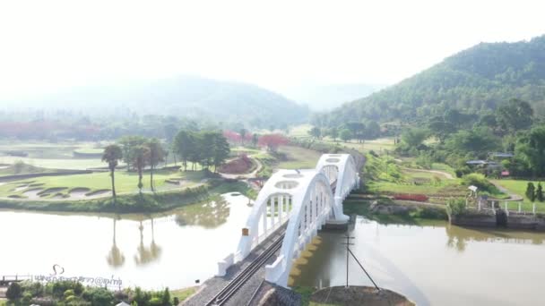 Vista Aérea Tha Chomphu Railway Bridge Edifício Histórico Tailândia — Vídeo de Stock