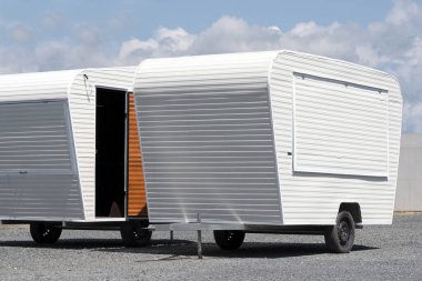 Kamu parkında otomobil otomat otomatları.