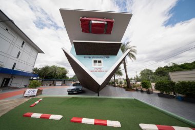 CHIANG MAI, THAILAND - 30 HAZİRAN 2024, Chiang Mai 'deki en garip evlerden biri olan Tepetaklak Ev.