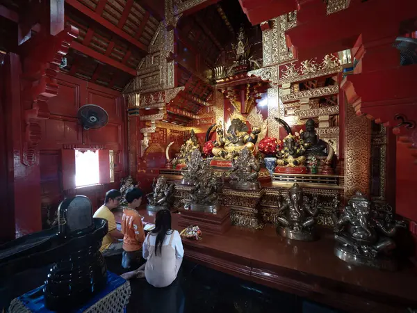 CHIANG MAI THAILAND, 19 ARALIK 2024: Wat Pa Daed Lord Ganesha 'nın küçülmesi. Başarı tanrısı.