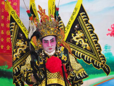 CHIANG MAI, THAILAND - 17 Şubat 2025 'te Çin Operası oyuncuları Chiang Mai, Tayland' daki Çin Mahallesi 'nde konser verdiler..