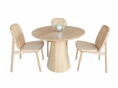 Meşe ağacından masa ve beyaz arkaplanda sandalyeler.