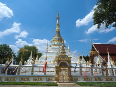 CHIANG MAI, THAILAND - 2 Mayıs 2025: Wat Saen Fang ünlü tapınağı Chiang Mai şehrinde inşa edilen antik bir tapınaktır..