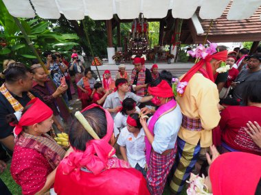 THAILAND - CHIANGMAI, 22 HAZİRAN 2025: Lanna halkının Chiang Mai 'deki geleneksel inancı hayalet yetiştirme geleneği.