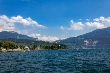Riva del Garda, Garda Gölü dağlarla çevrili, Trentino Alto Adige bölgesi, Lago di garda, İtalya