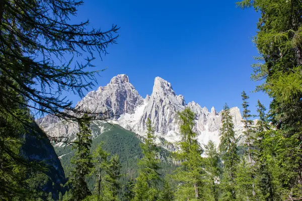 Lago di Sorapis, Dolomite Alpleri, İtalya, Avrupa