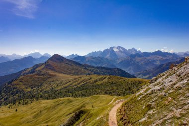 Cinque Torri, Passo Giau, İtalyan Dolomitlerindeki Rock Kuleleri