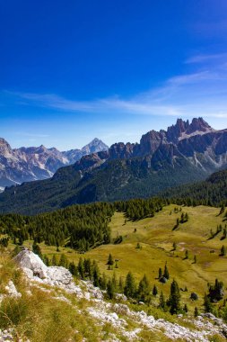 Cinque Torri, Passo Giau, İtalyan Dolomitlerindeki Rock Kuleleri