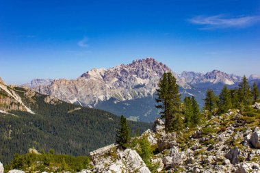 Cinque Torri, Passo Giau, İtalyan Dolomitlerindeki Rock Kuleleri