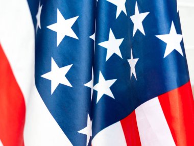 Amerika Birleşik Devletleri Ulusal Bayrağı. Kırmızı beyaz ve mavi çizgili ve yıldızlı. 4 Temmuz, Gaziler Günü, Anma Günü, İşçi Bayramı, Başkanlar Günü.