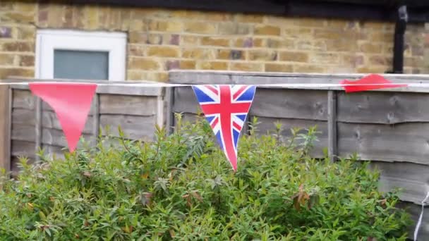 Garland Luar Dengan Bendera Nasional Inggris Perayaan Upacara Penobatan Mei — Stok Video