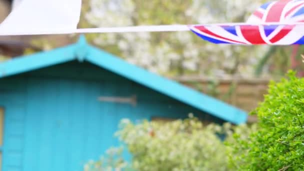 外面的花环上挂着英国国旗 庆祝加冕仪式 2023年5月6日 — 图库视频影像