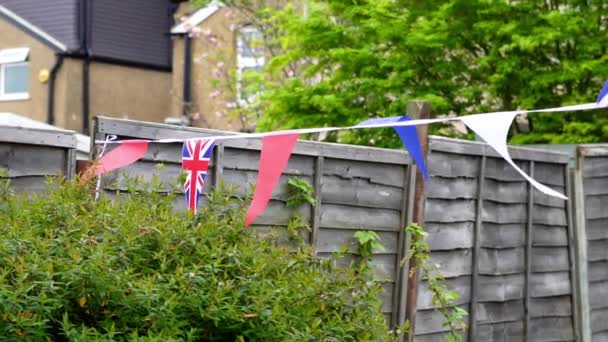 Grinalda Fora Com Bandeiras Nacionais Britânicas Celebração Cerimônia Coroação Maio — Vídeo de Stock