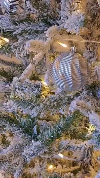 Close Decoração Natal Árvore Natal — Vídeo de Stock