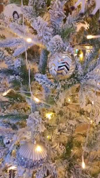 Close Decoração Natal Árvore Natal — Vídeo de Stock