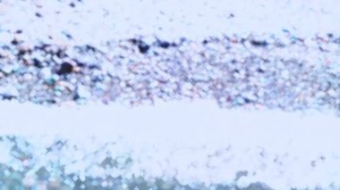 Güneş mavisi deniz dokusunda ışıl ışıl parlıyor .