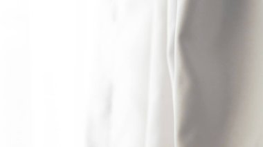 .Metin için geniş alanı olan beyaz kumaş arkaplan, tasarım veya reklam için mükemmel