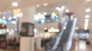  Bulanık bir Noel alışveriş merkezi. Parlak dekorasyonlar, şenlik cazibesi, Noel pazarı.