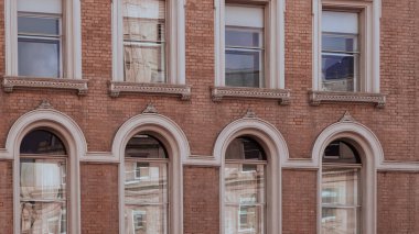 Londra 'da eşsiz mimari cazibesi olan zarif tarihi binalar..