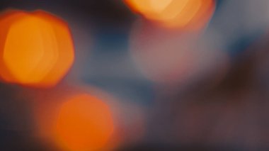 Sıcak sinematik soyut arkaplan, yumuşak kahverengi tonlarda bokeh.
