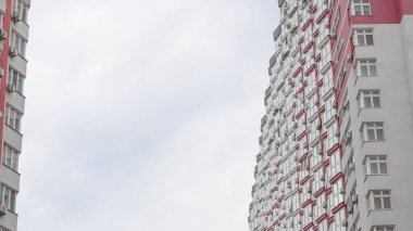 Modern konut bloklarında kiralık daireler konut bölgelerinde.