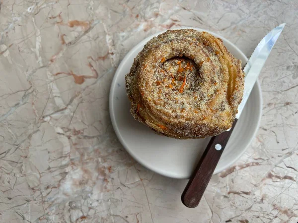 Verse Kardemom Broodjes Voor Het Ontbijt Een Café — Stockfoto