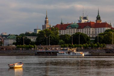 Varşova Günbatımında İnanılmaz renklerle