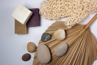 Zihinsel sağlık ve rahatlama için spa tedavisi. Organik vücut bakım ürünleri. Metin için alanı olan düz plan