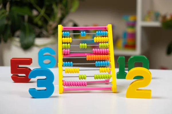 Niños Coloridos Ábaco Mesa Matemáticas Aritmética Para Niños Edad Preescolar — Foto de Stock