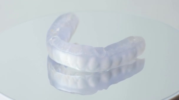 Penjaga Mulut Gigi Belat Untuk Pengobatan Disfungsi Sendi Temporomandibular Bruxisme — Stok Video
