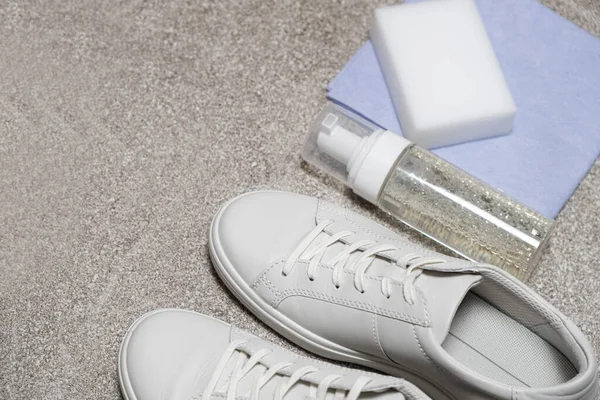 White Leather Shoe Cleaning Kit Foam Rag Sponge Copy Space — Stock Photo, Image