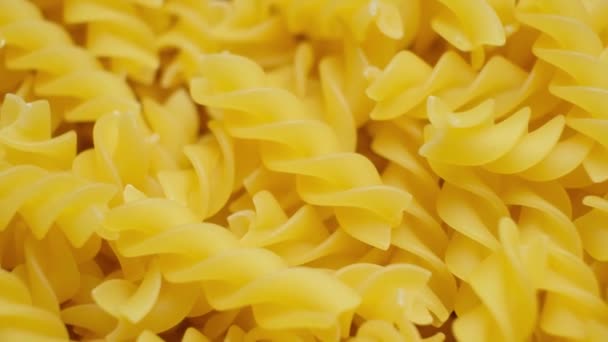 Fusilli Pasta Durum Wheat Form Spirals Whirl Top View — стоковое видео