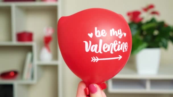 Balon Roșu Mână Textul Fie Valentine Săgeată Mea — Videoclip de stoc