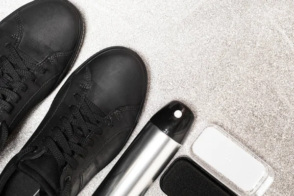 Набір Очищення Чорного Взуття Від Нубуку Водовідштовхуючий Спрей Кремова Фарба — стокове фото