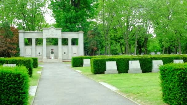 Cementerio Central Viena Monumentos Los Soldados Soviéticos Segunda Guerra Mundial — Vídeo de stock