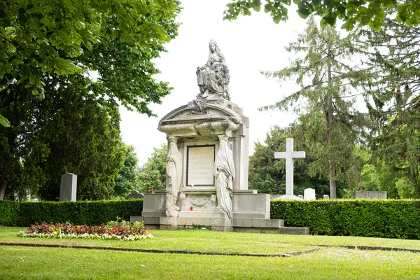Junho 2023 Áustria Viena Túmulos Estátuas Criptas Cemitério Central — Fotografia de Stock