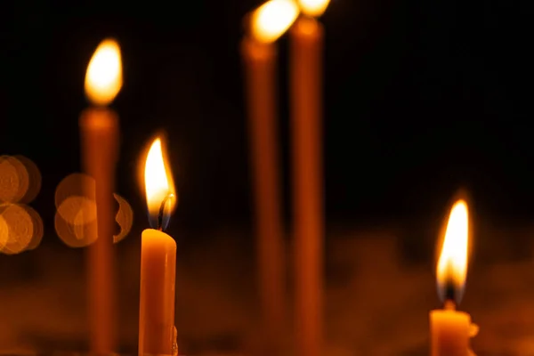 Brûler Des Bougies Dans Église Sur Fond Sombre Idée Prière — Photo