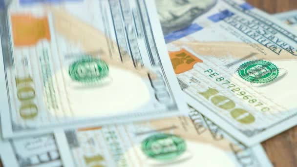Δολάρια Πέφτουν Στο Τραπέζι Λογαριασμό Χρημάτων Ηπα Νόμισμα Μακροεντολή — Αρχείο Βίντεο