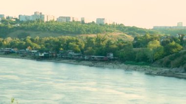 Ukrayna 'daki Dinyeper Nehri manzarası. Güzel doğa.